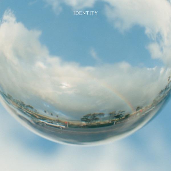 Album cover art for アイデンティティー